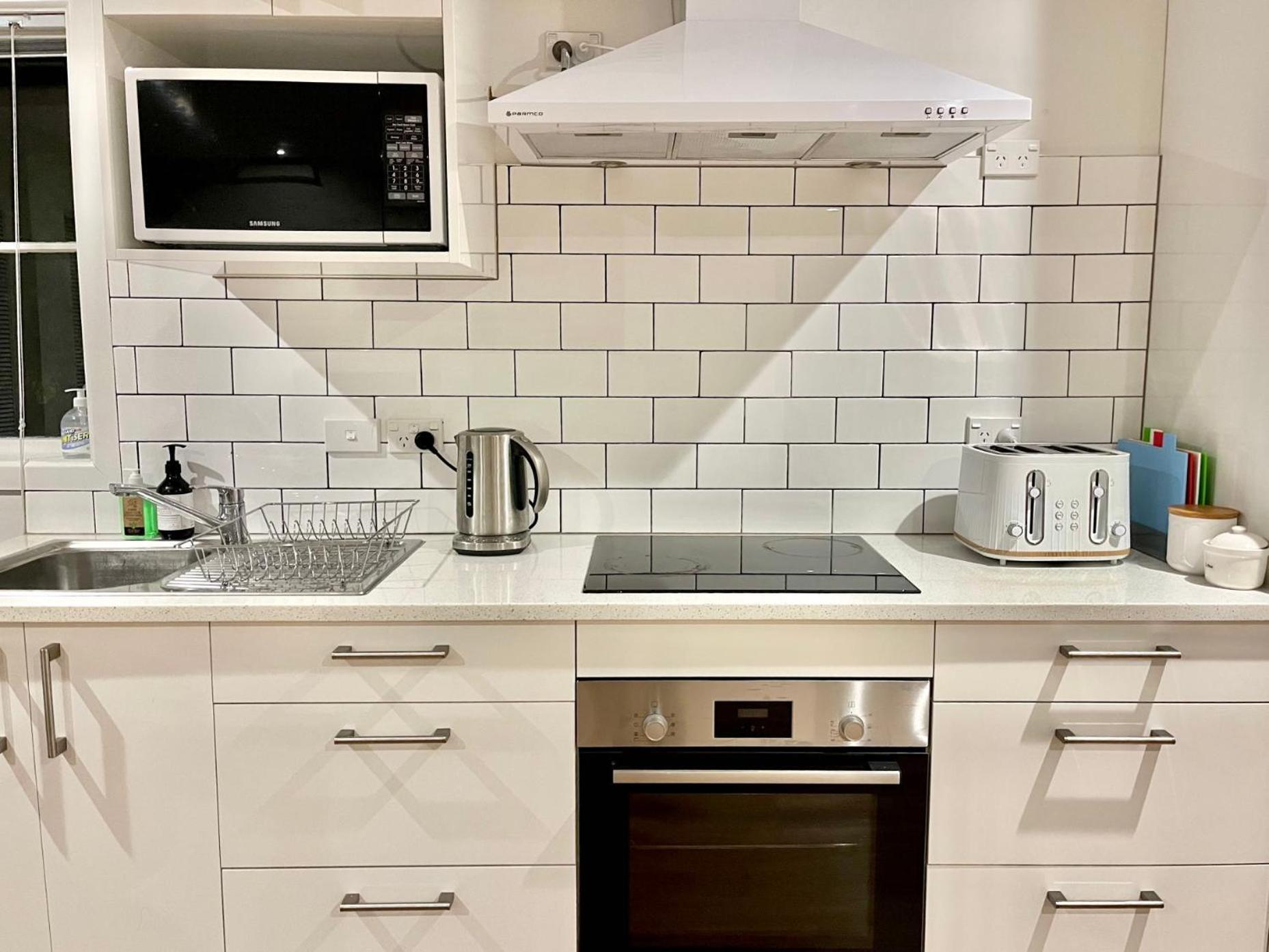 Stylish Modern Flat With Parking Near Station Leilighet Wellington Eksteriør bilde